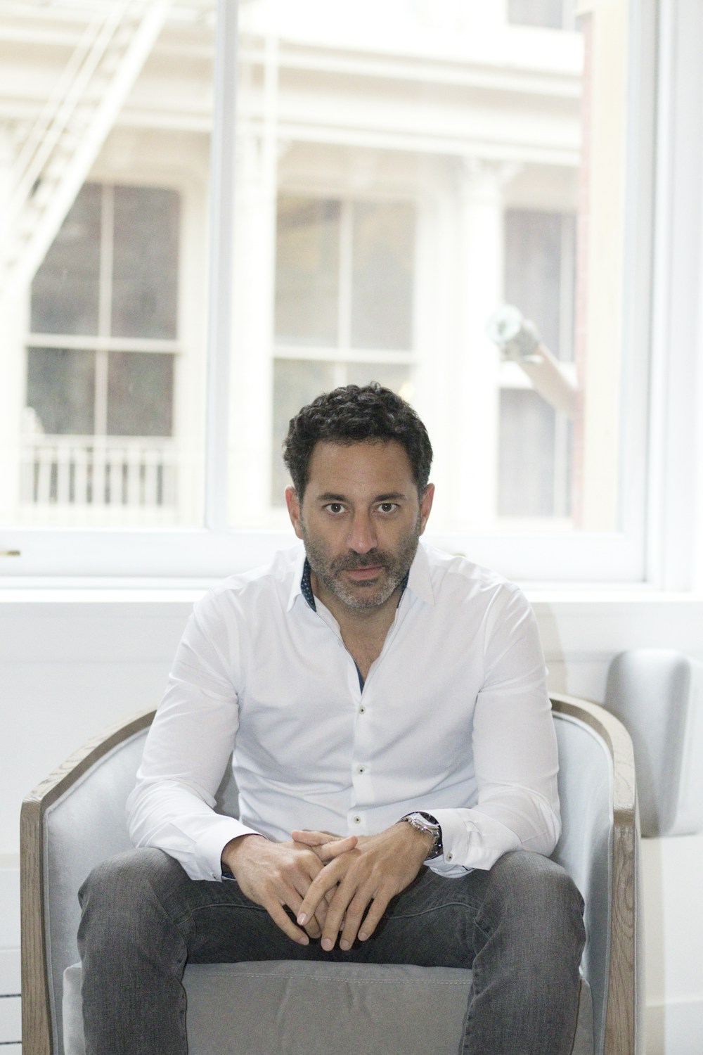 Referencia de camisa blanca masculina